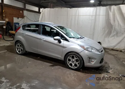 2013 Ford Fiesta Titanium из США, поврежденный, VIN 3FADP4FJXDM218086